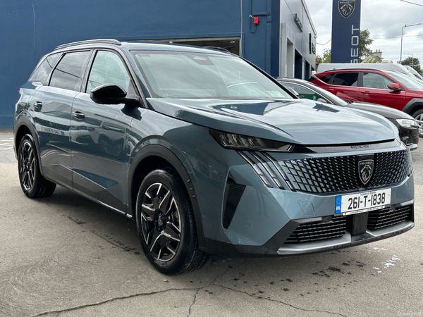 Peugeot 5008 MPV, Petrol, 2026, Blue