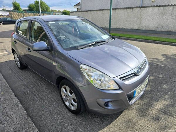 Hyundai i20 Hatchback, Petrol, 2012, Grey