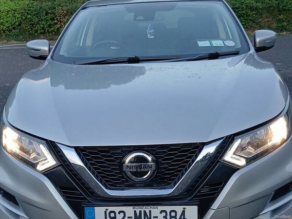 Nissan Qashqai Hatchback, Diesel, 2019, Silver