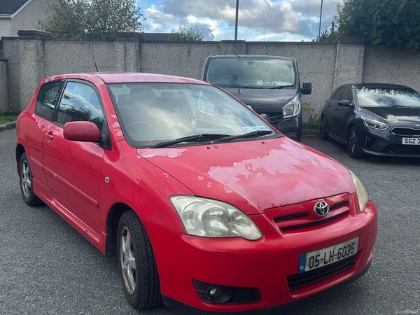 Toyota Corolla Hatchback, Petrol, 2005, Red