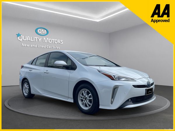 Toyota Prius Saloon, Petrol Hybrid, 2022, White