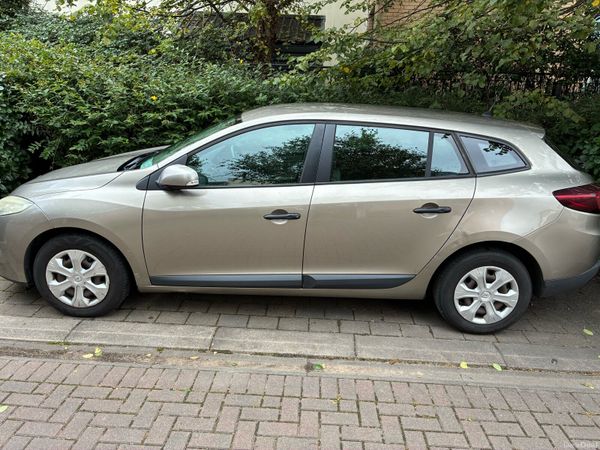 Renault Megane Estate, Diesel, 2010, Gold