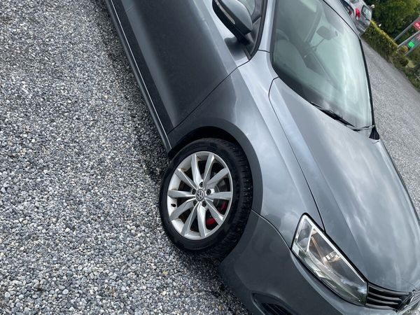 Volkswagen Jetta Saloon, Diesel, 2012, Grey