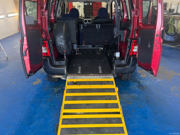 Peugeot Partner MPV, Diesel, 2009, Red