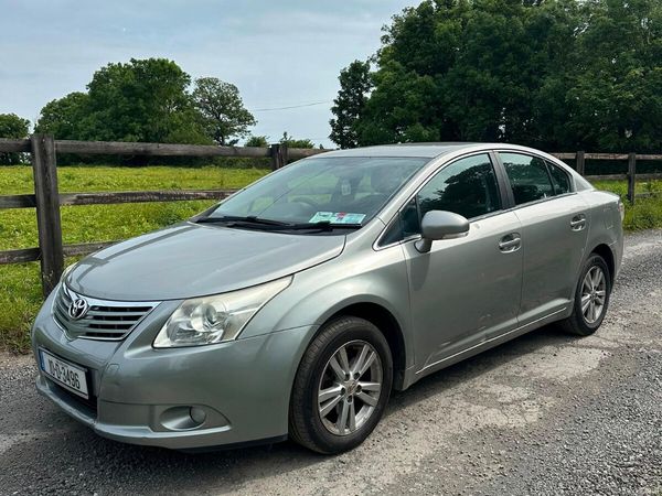 Toyota Avensis Saloon, Petrol, 2010, Grey