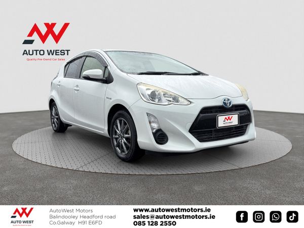 Toyota Aqua Hatchback, Petrol Hybrid, 2015, White