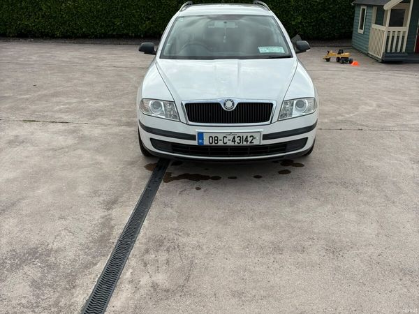 Skoda Octavia Estate, Diesel, 2008, White