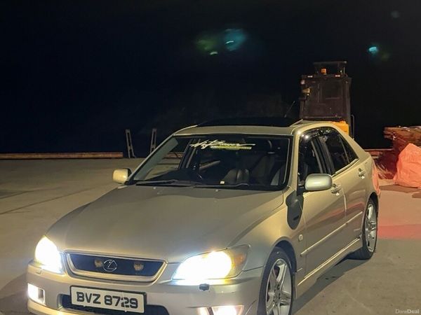 Lexus IS Saloon, Petrol, 2005, Silver