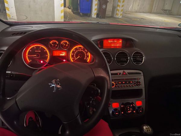 Peugeot 308 Hatchback, Diesel, 2008, Red
