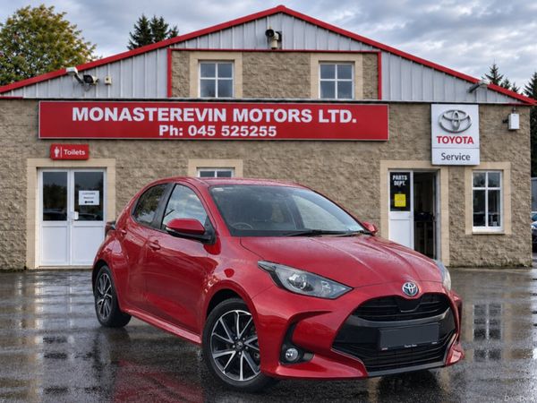 Toyota Yaris Hatchback, Petrol Hybrid, 2023, Red