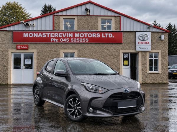 Toyota Yaris Hatchback, Petrol Hybrid, 2024, Grey