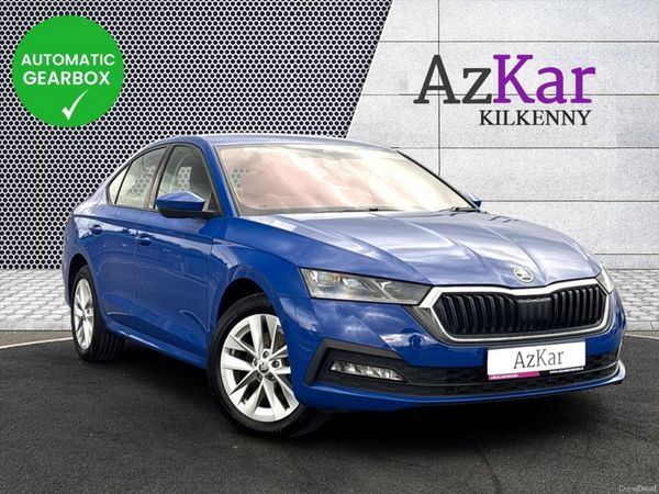Skoda Octavia Hatchback, Petrol Plug-in Hybrid, 2023, Blue
