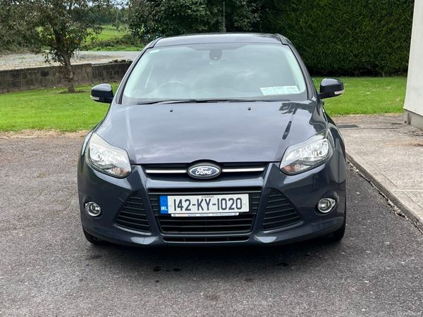 Ford Focus Hatchback, Petrol, 2014, Grey