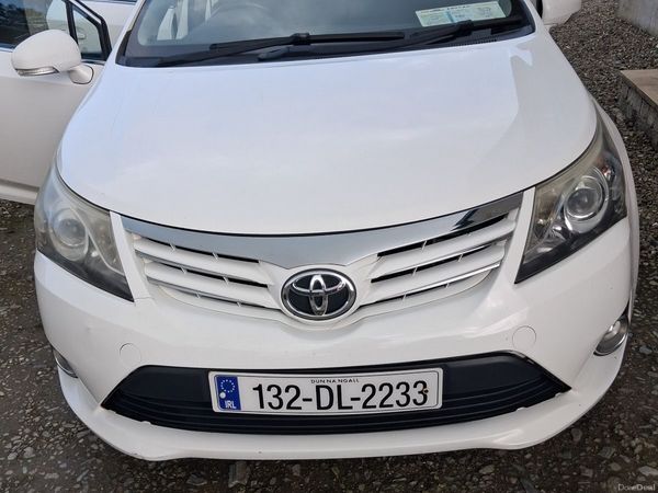 Toyota Avensis Saloon, Diesel, 2013, White