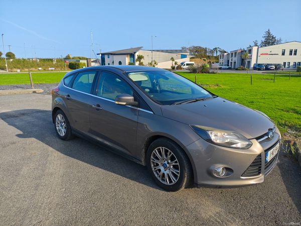 Ford Focus Hatchback, Diesel, 2011, Brown