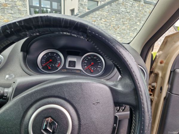 Renault Clio Hatchback, Petrol, 2008, Yellow