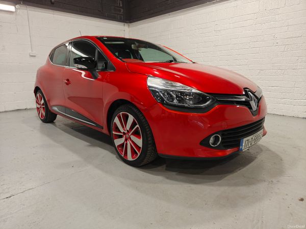 Renault Clio Hatchback, Petrol, 2017, Red