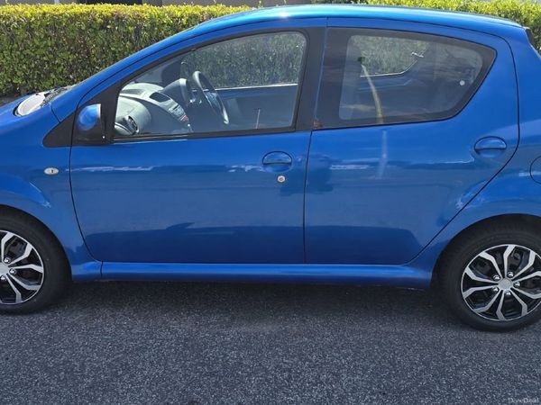 Toyota Aygo Hatchback, Petrol, 2010, Blue