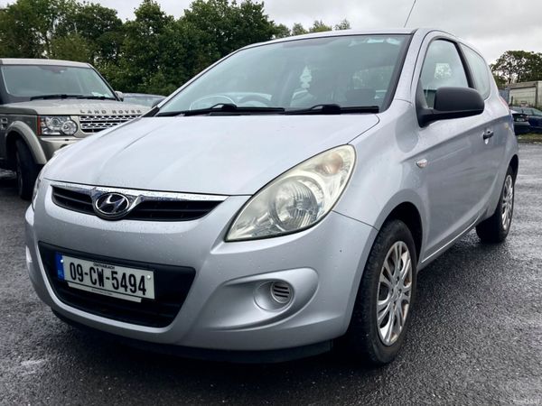 Hyundai i20 Hatchback, Petrol, 2009, Silver