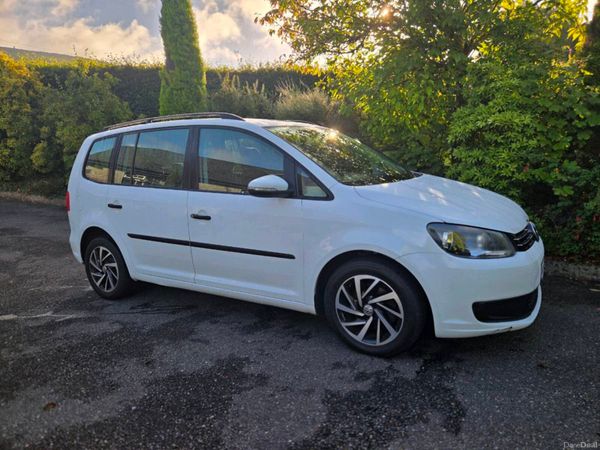 Volkswagen Touran MPV, Diesel, 2013, White