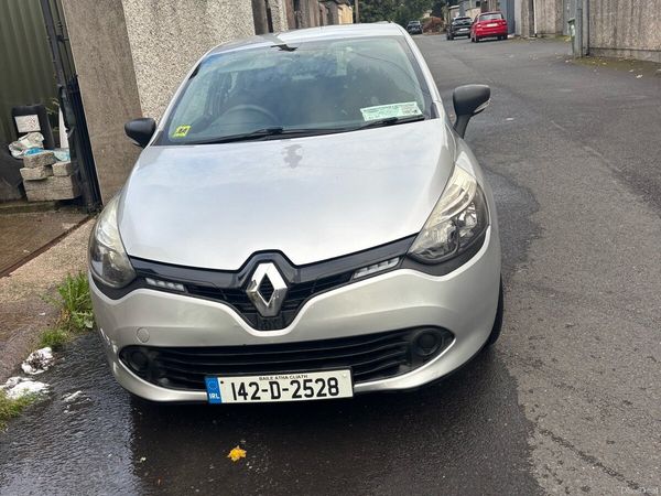 Renault Clio Hatchback, Petrol, 2014, Silver