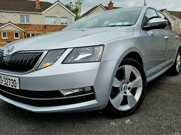 Skoda Octavia Saloon, Petrol, 2017, Grey