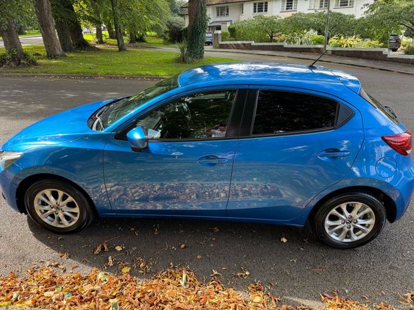 Mazda Demio Hatchback, Petrol, 2015, Blue