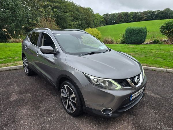 Nissan Qashqai Hatchback, Petrol, 2014, Grey