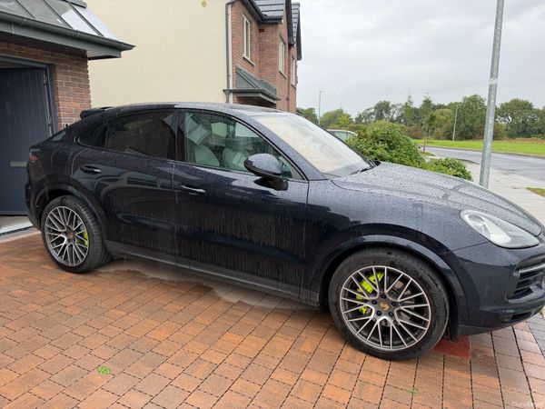 Porsche Cayenne SUV, Petrol Plug-in Hybrid, 2021, Blue