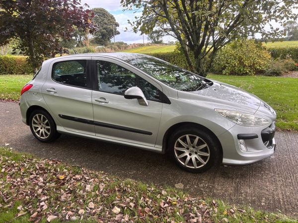 Peugeot 308 Hatchback, Diesel, 2011, Silver