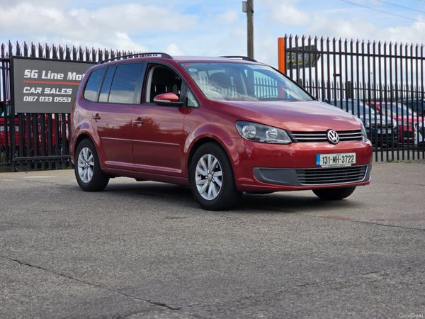 Volkswagen Touran MPV, Petrol, 2013, Red