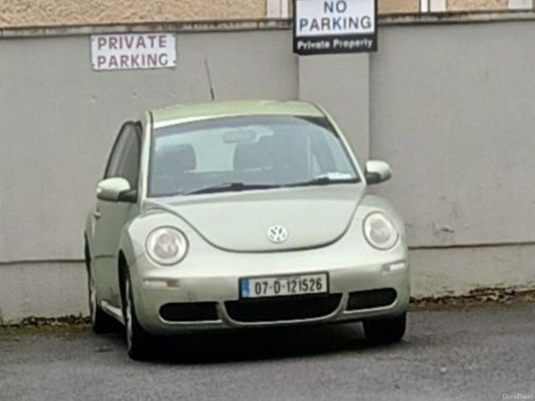 Volkswagen Beetle Hatchback, Petrol, 2007, Green