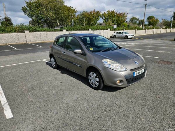 Renault Clio Hatchback, Ethanol Petrol, 2010, Gold