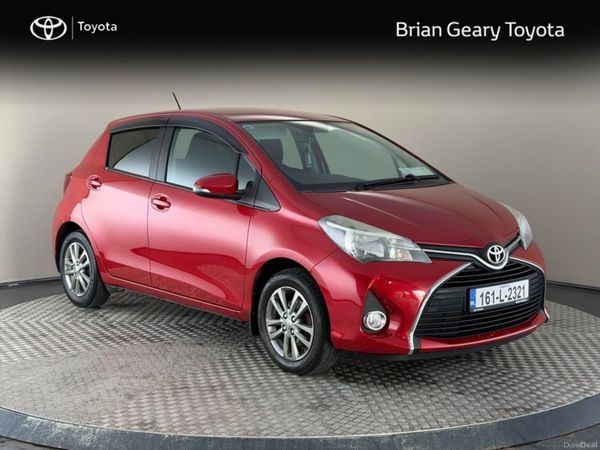 Toyota Yaris Hatchback, Petrol, 2016, Red