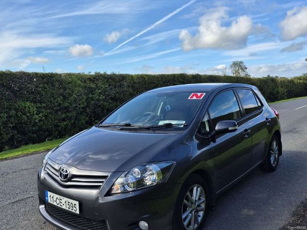 Toyota Auris Hatchback, Diesel, 2011, Grey