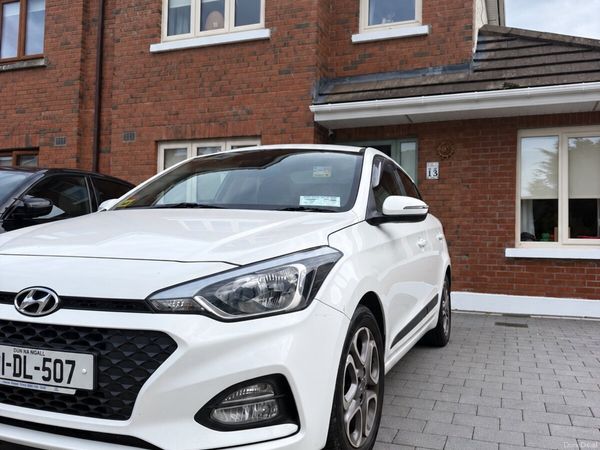 Hyundai i20 Hatchback, Petrol, 2019, White