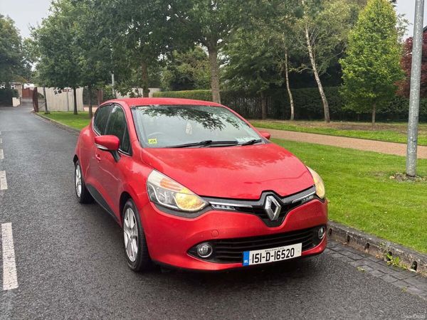 Renault Clio Hatchback, Petrol, 2015, Red