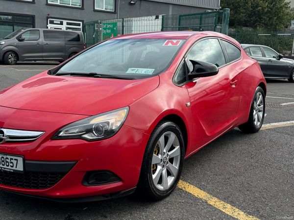 Opel Astra Hatchback, Diesel, 2012, Red