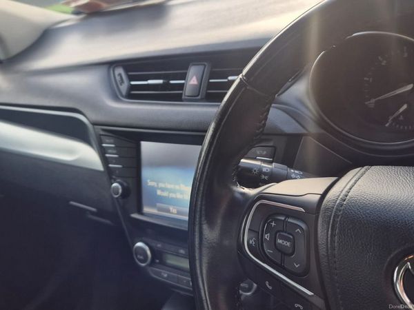 Toyota Avensis Saloon, Diesel, 2018, Grey