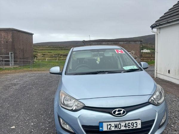 Hyundai i20 Hatchback, Petrol, 2012, Blue
