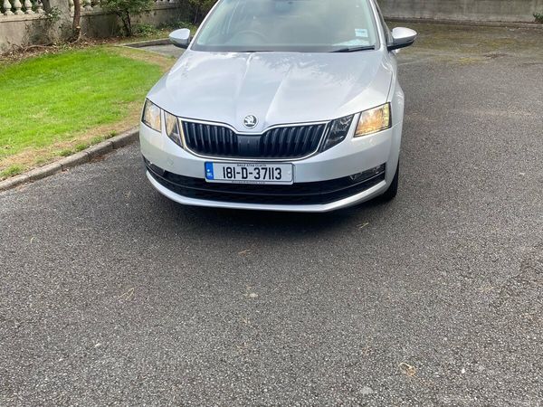 Skoda Octavia Saloon, Petrol, 2018, Grey