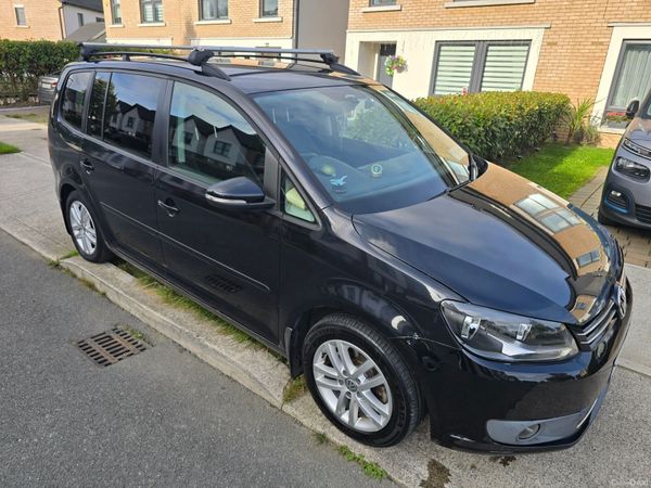 Volkswagen Touran MPV, Diesel, 2011, Black