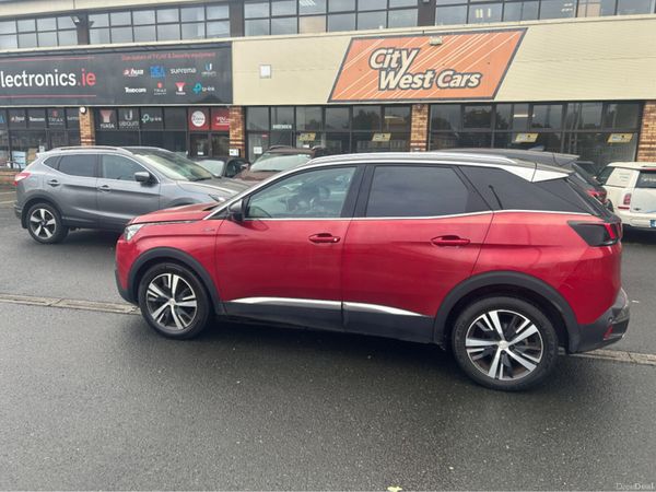 Peugeot 3008 MPV, Petrol, 2017, Red