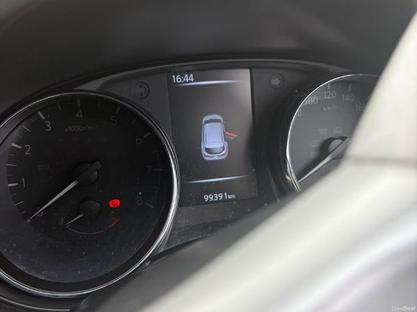 Nissan Qashqai Hatchback, Petrol, 2015, Brown