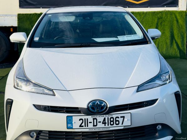 Toyota Prius Hatchback, Petrol Hybrid, 2021, White