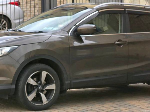 Nissan Qashqai Hatchback, Diesel, 2016, Brown