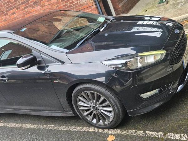 Ford Focus Hatchback, Diesel, 2017, Black