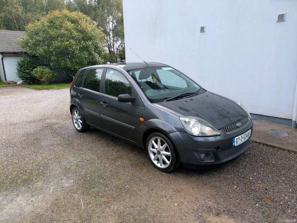 Ford Fiesta Hatchback, Petrol, 2007, Grey