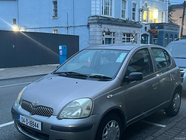 Toyota Yaris Hatchback, Petrol, 2004, Grey