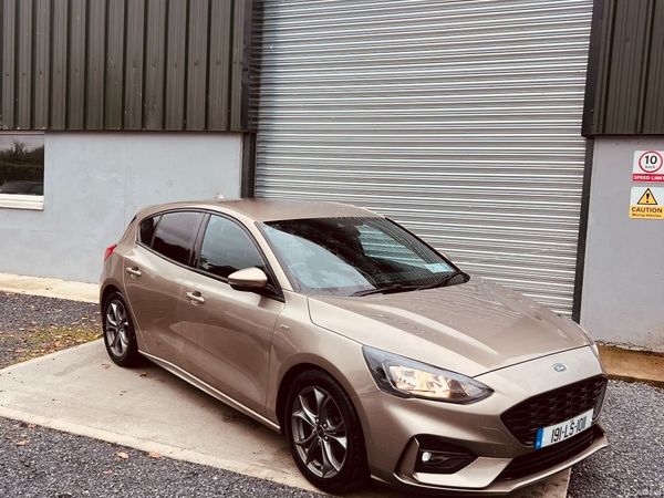 Ford Focus Hatchback, Petrol, 2019, Grey